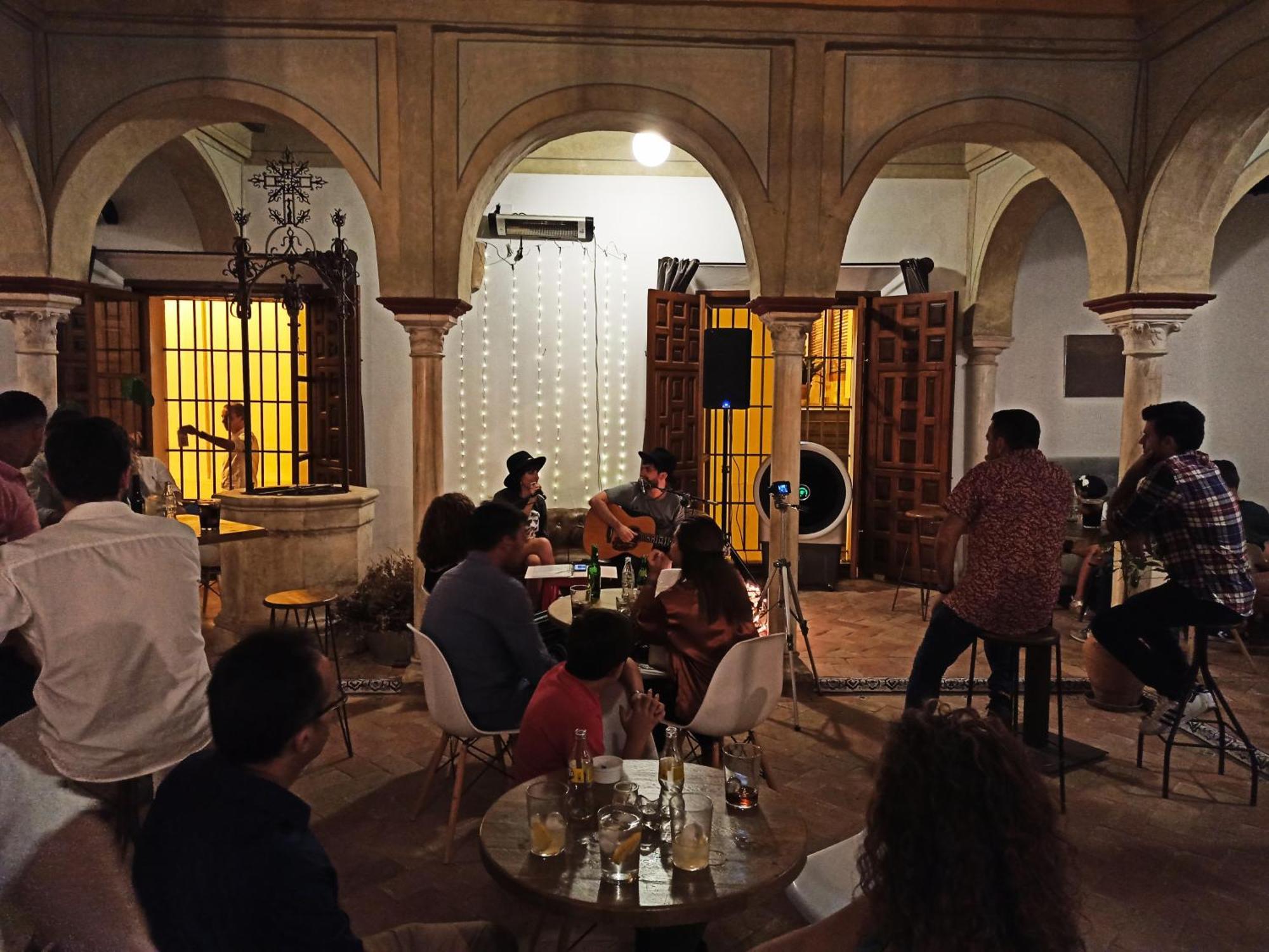 كارمونا Hostal Cafe Frenteabastos المظهر الخارجي الصورة