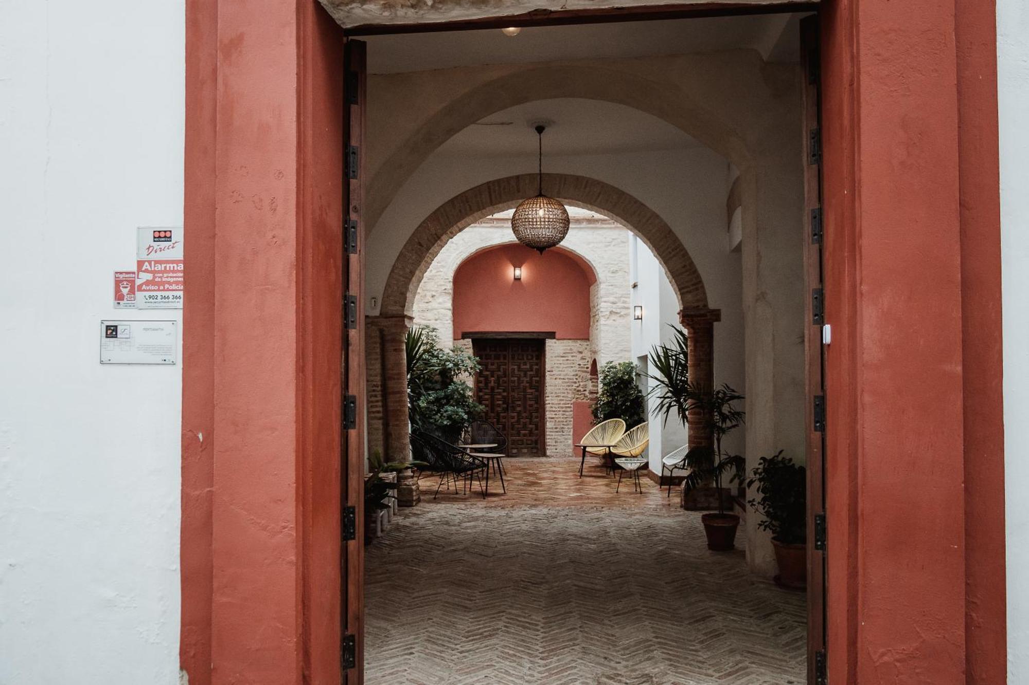 كارمونا Hostal Cafe Frenteabastos المظهر الخارجي الصورة