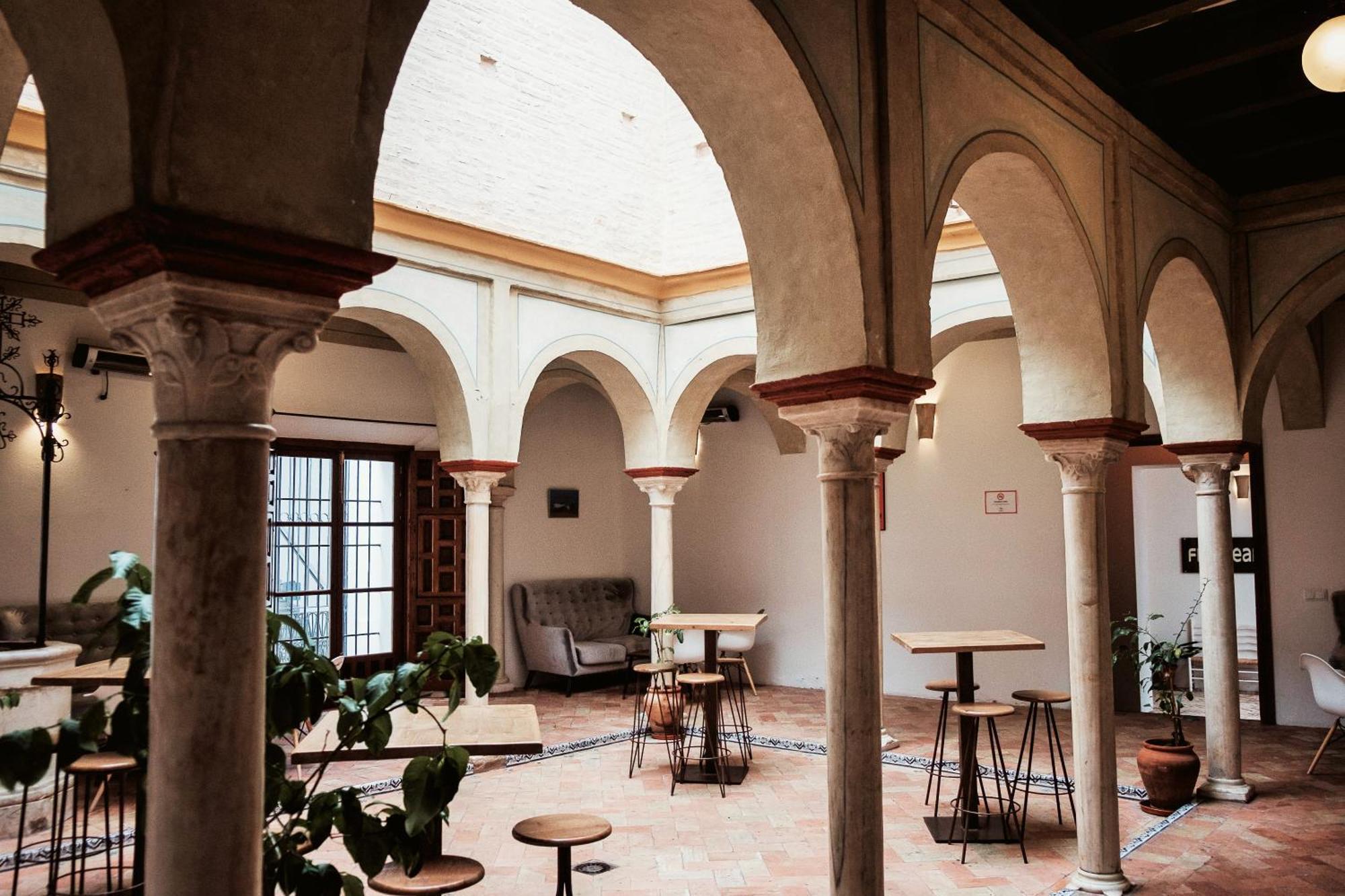 كارمونا Hostal Cafe Frenteabastos المظهر الخارجي الصورة