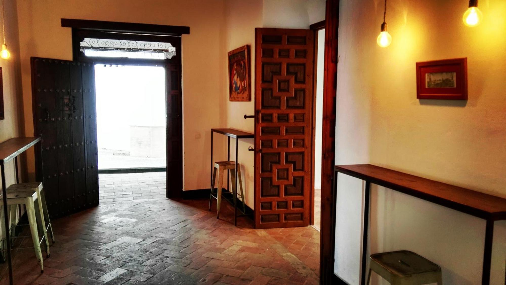 كارمونا Hostal Cafe Frenteabastos المظهر الخارجي الصورة