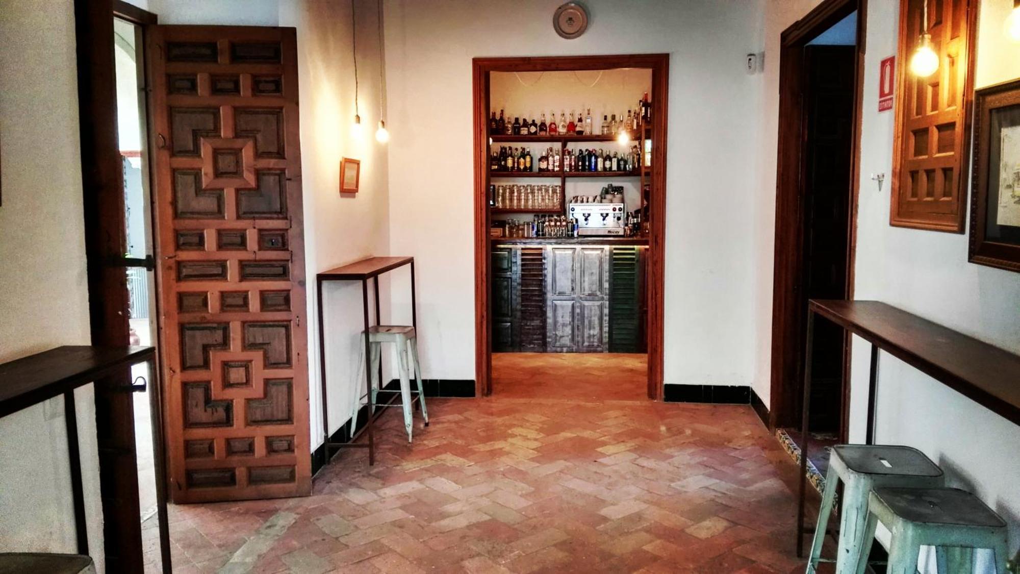 كارمونا Hostal Cafe Frenteabastos المظهر الخارجي الصورة