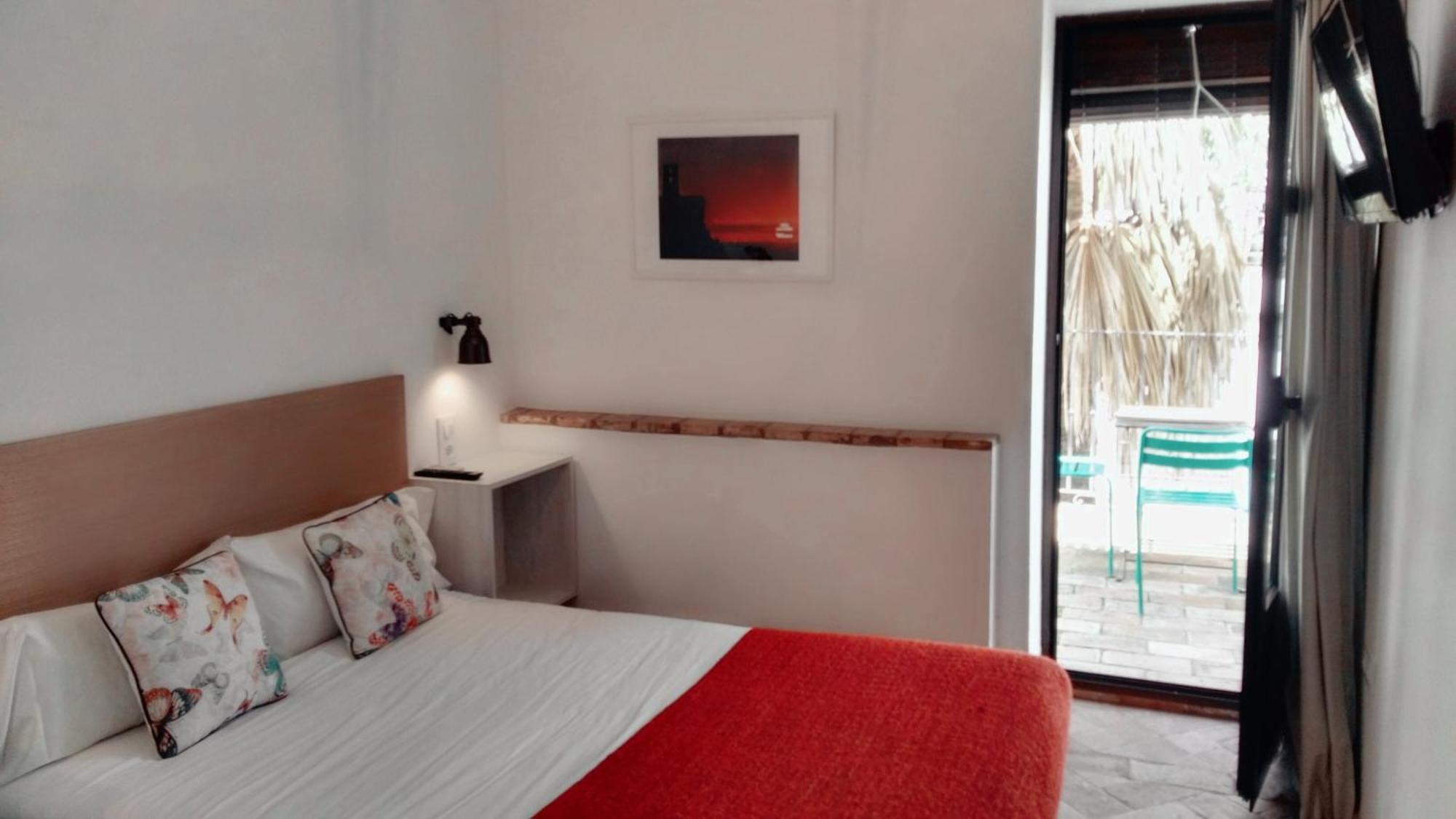 كارمونا Hostal Cafe Frenteabastos المظهر الخارجي الصورة